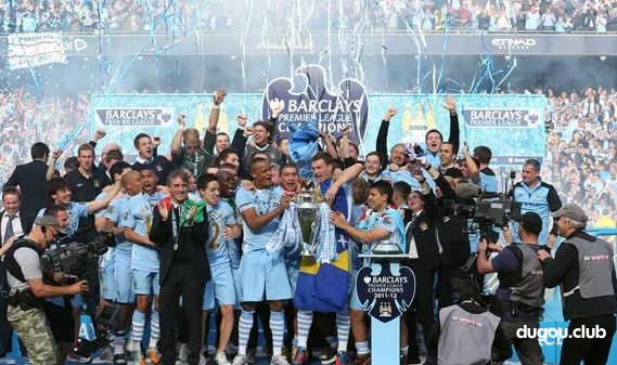 利物浦以5分优势领跑英超,真稳了吗?